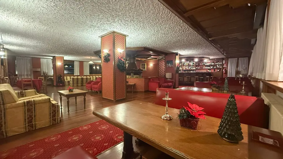 Hotel Breuil Cervinia Italy Lounge Lobby (1) [6]