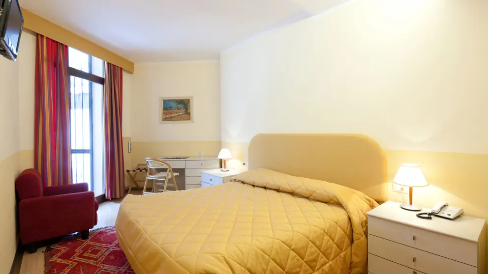 Inghams Italy Dolomites Arabba Hotel Portavescovo Bedroom [7]