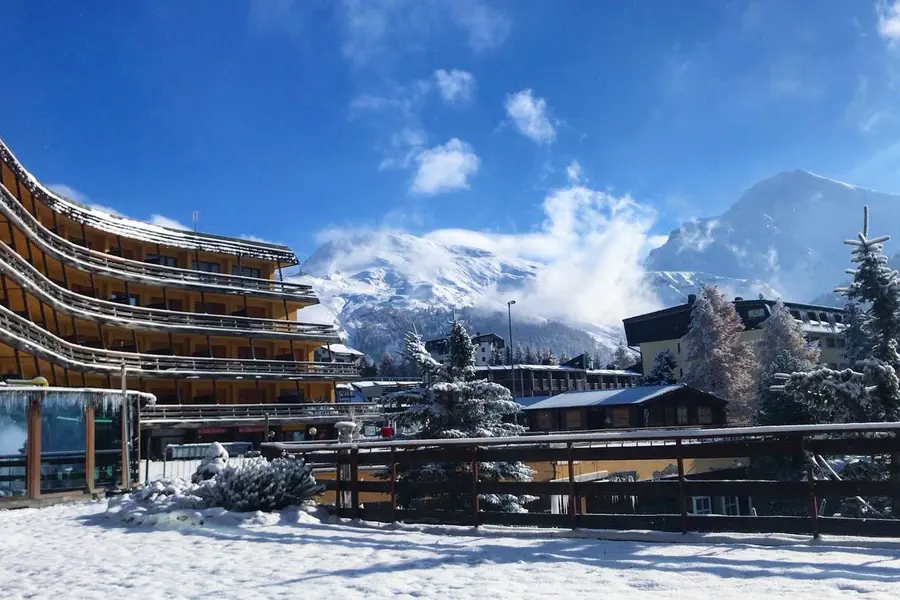 Inghams Italy Milky Way Grand Hotel Sestriere Exterior 2