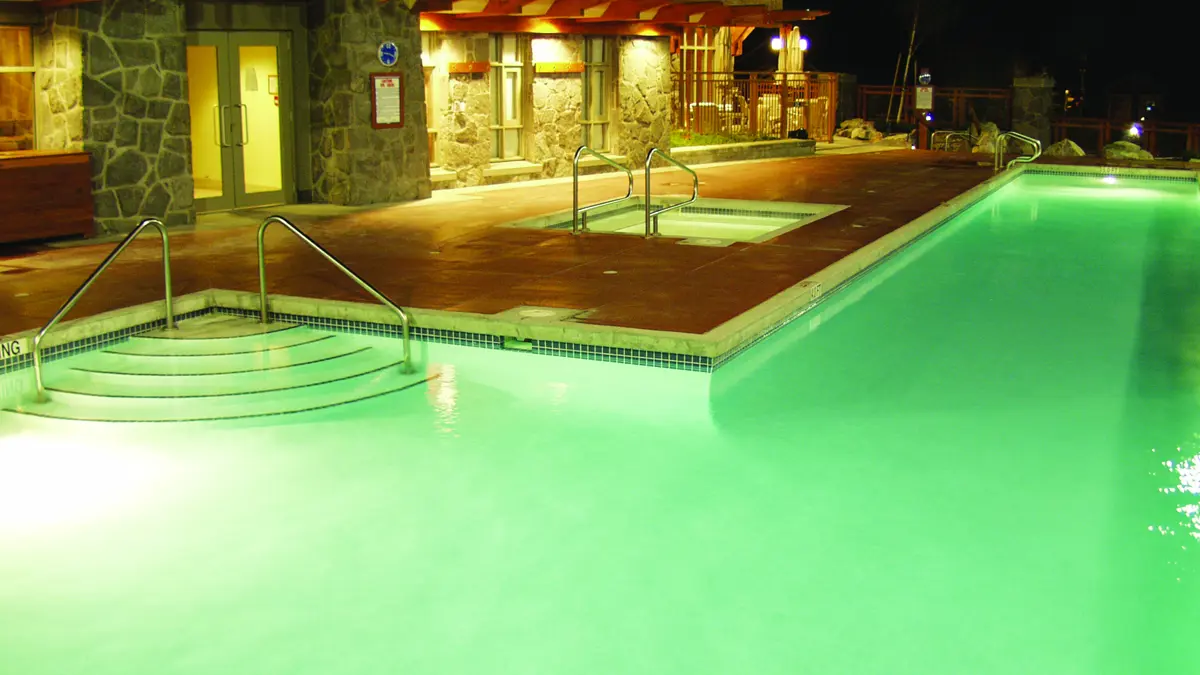 Pan Pacific Village Centre Hotel Whistler Canada Outdoor Swimming Pool (1)