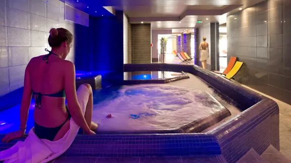 Le Cristal De L'alpe Apartments Alpe D'huez Wellness Area Jacuzzi