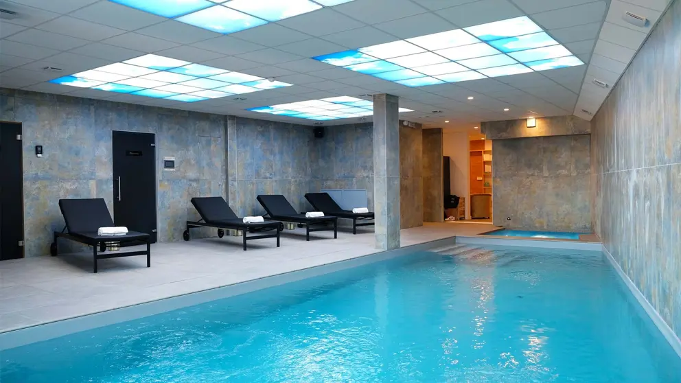 Hotel Le Mottaret Meribel Pool 2 [8]