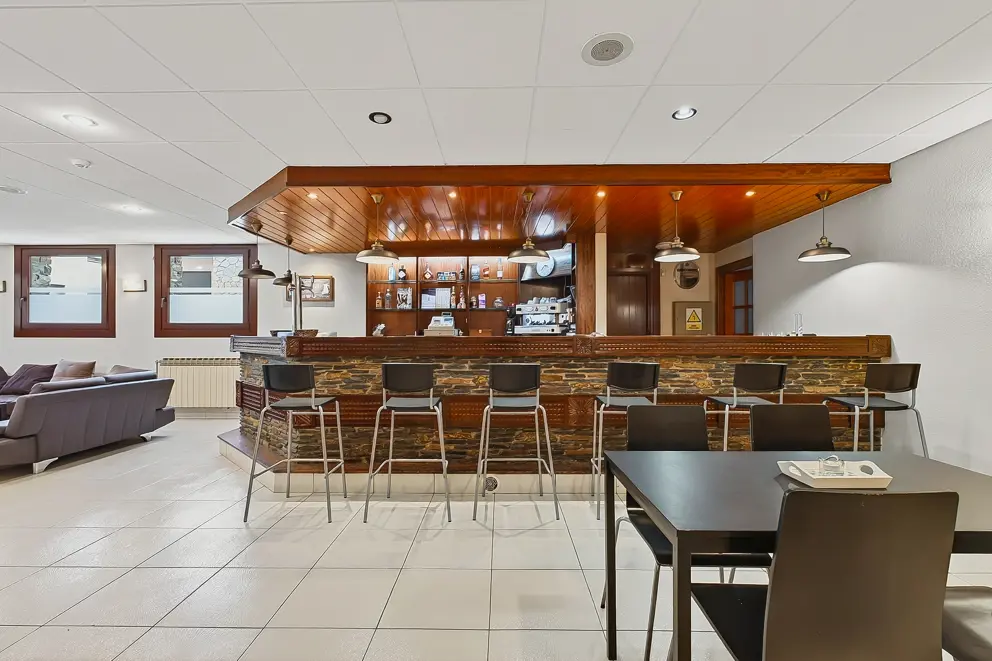 Hotel bar [3]