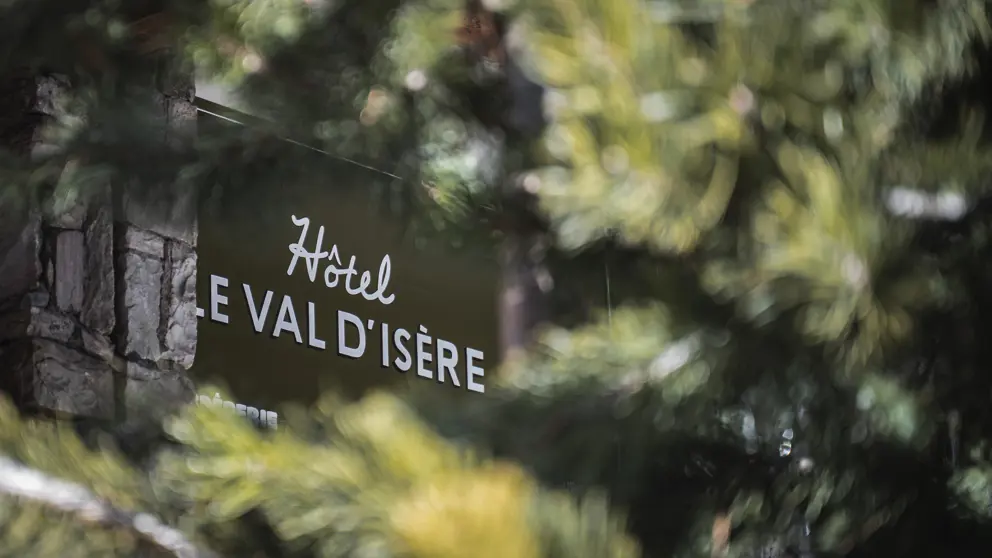 Hotel Le Val d'Isere Exterior [8]