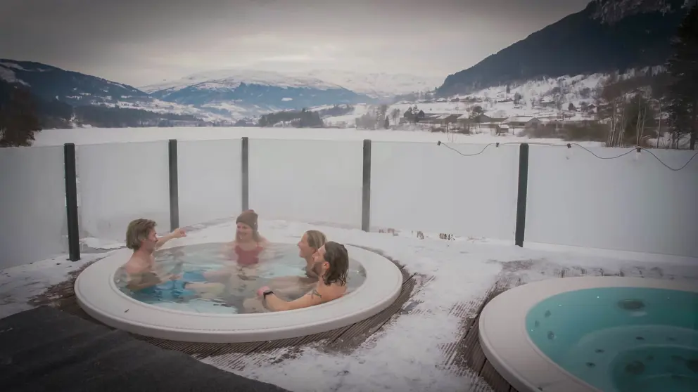 Hotel Elva Voss Outdoor Jacuzzi.Jpg 2 [6]