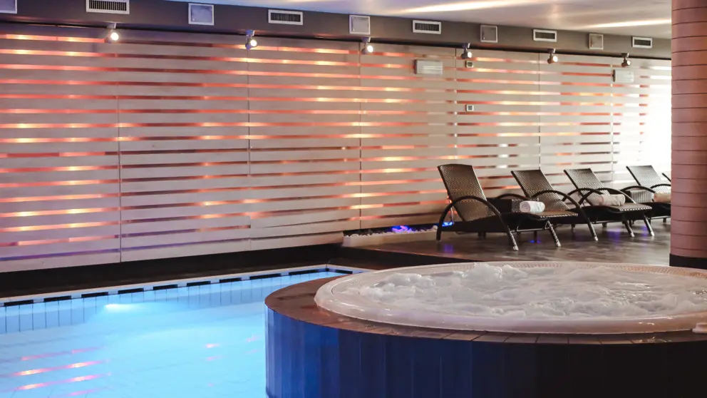 Inghams Italy Dolomites Madonna Di Campiglio Hotel Cristal Palace Swimming Pool [4]