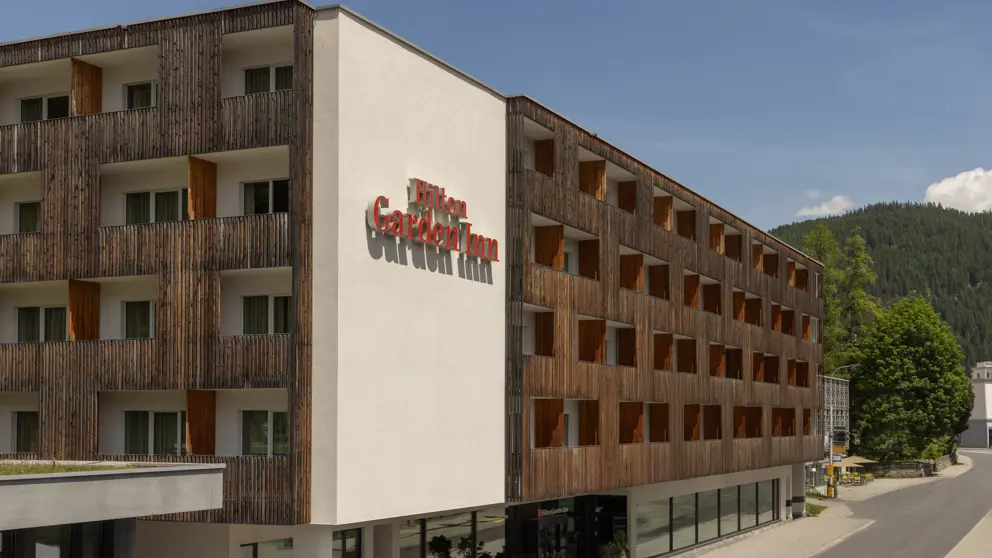 Hotel Hilton Garden Inn Davos Exterior Daytime [5]