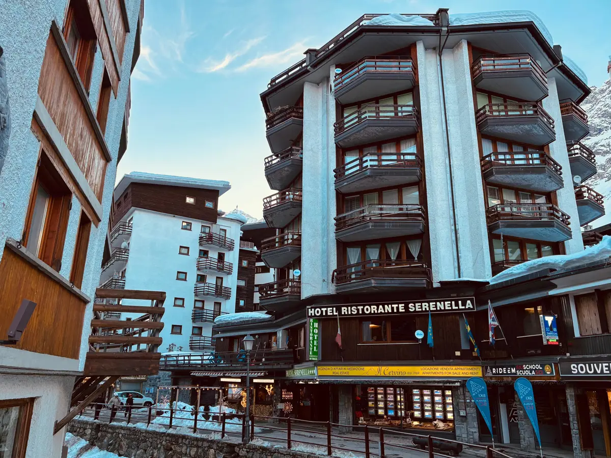 Cervinia Serenella Hotel External View