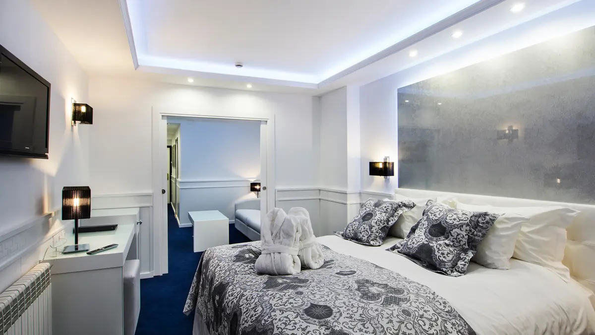 Princesa Parc Excellence Jacuzzi Suite Bed
