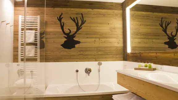 Suite Sassongher Bathroom