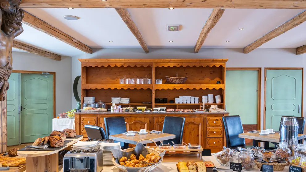 Village Montana Suites Tignes Breakfast Buffet [5]
