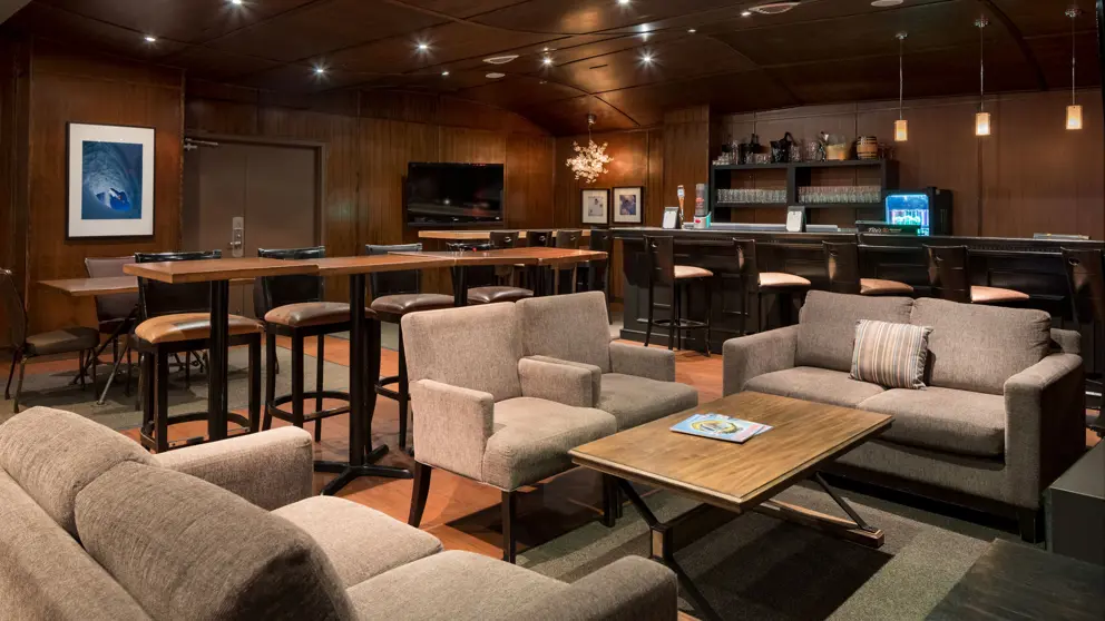 Listel Hotel Whistler Lounge [4]