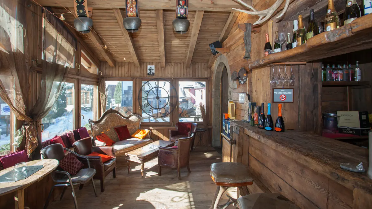 Inghams Italy Aosta Vally Cervinia Hotel Punta Maquignaz Champagne Bar.Jpg