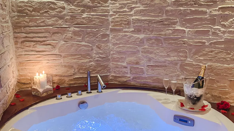 Inghams Italy Dolomites Madonna Di Campiglio Hotel Cristal Palace Jacuzzi [9]