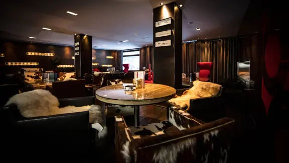 Hotel Avenue Lodge Val d'Isere bar and lounge