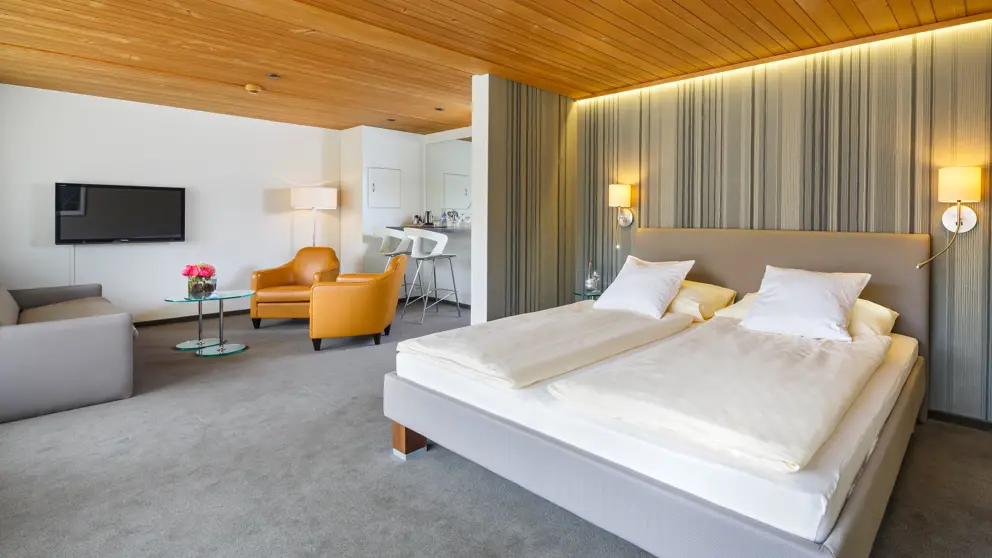 Hotel Stella Interlaken Typical Junior Suite [6]
