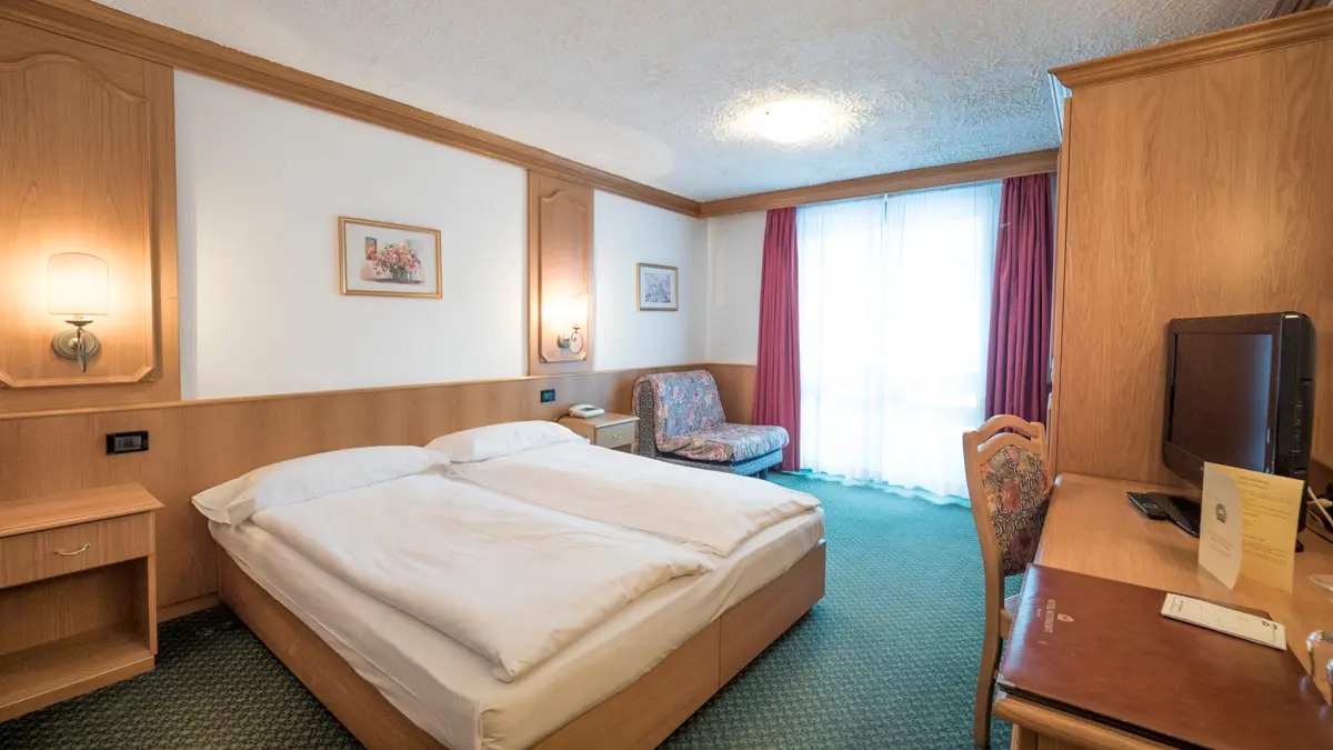 Inghams Italy Livigno Hotel Intermonti Cozy Bedroom