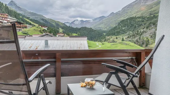 Hohe mut room balcony example