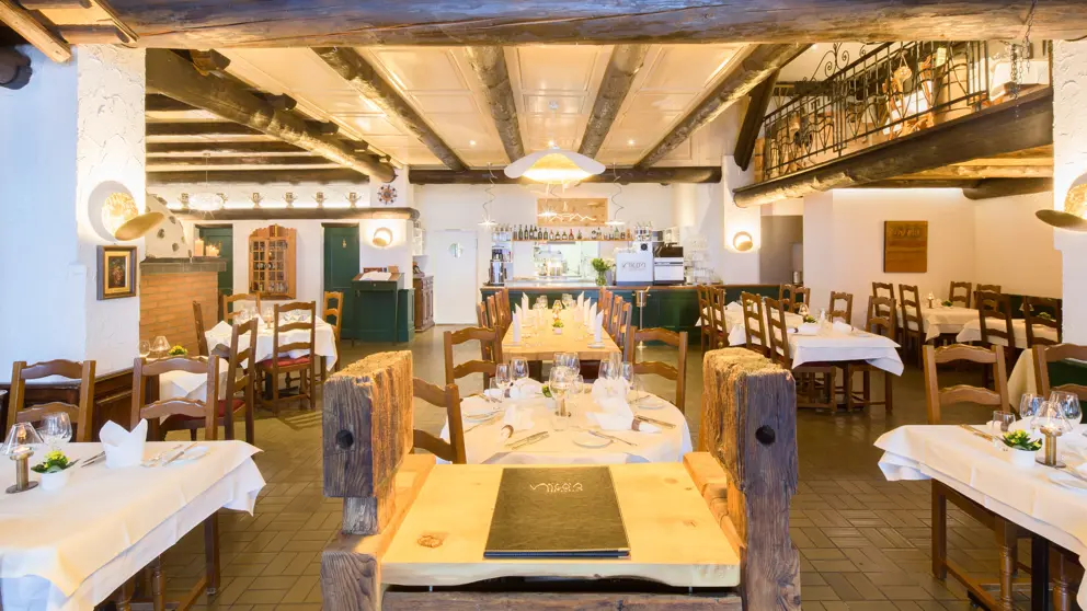 Seiler's Vintage Hotel Kandersteg Restaurant [2]