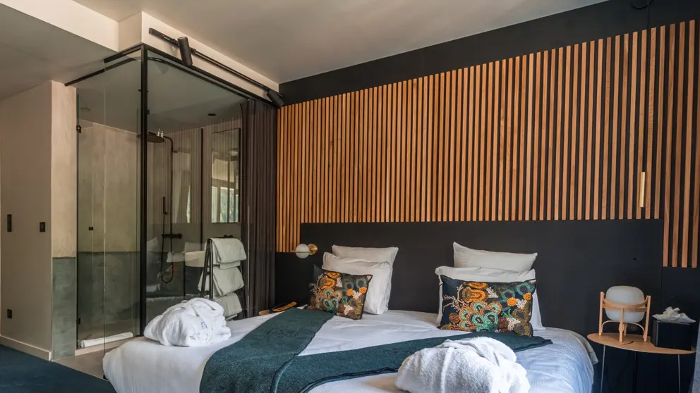 La Folie Douce Hotel Chamonix Standard Premium Twin Or Family Bedroom [6]