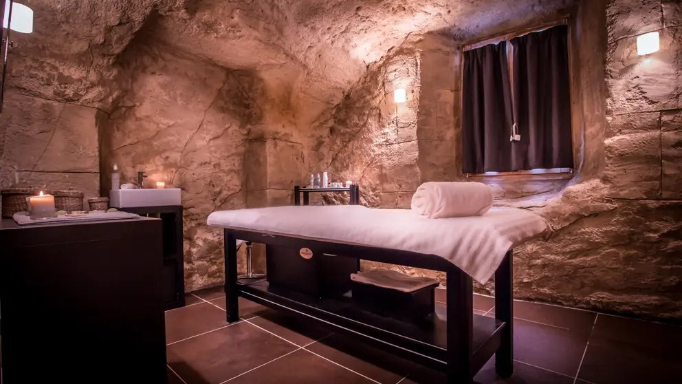 Hotel Grand Aigle Serre Chevalier Massage Room [4]