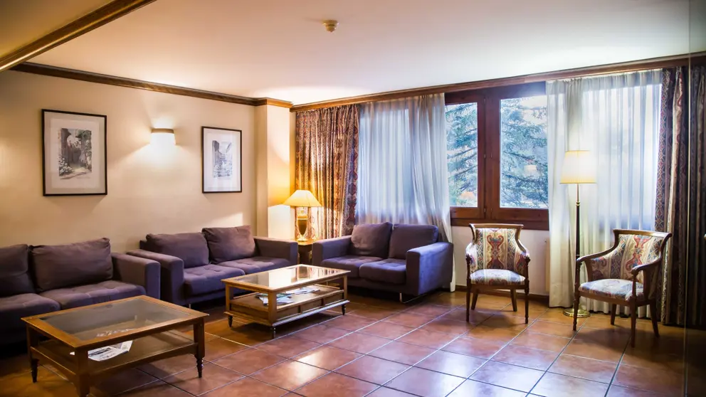 Hotel Xalet Verdu Arinsal Reception [4]