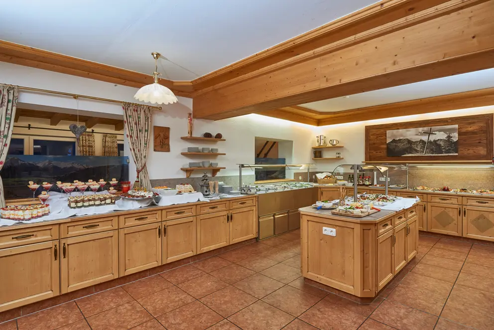 Gardenhotel Daxer Zell Am See Buffet [3]