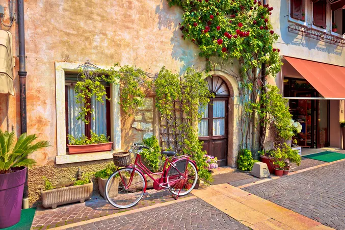 Lake Garda, Lazise Near Garda And Bardolino, Rustic Streets