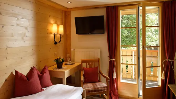 Standard single room