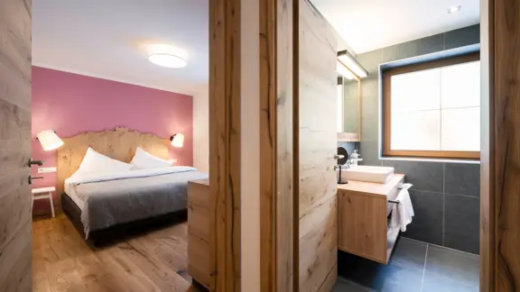 Zindegg apartment