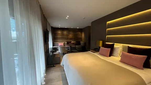 Premium room
