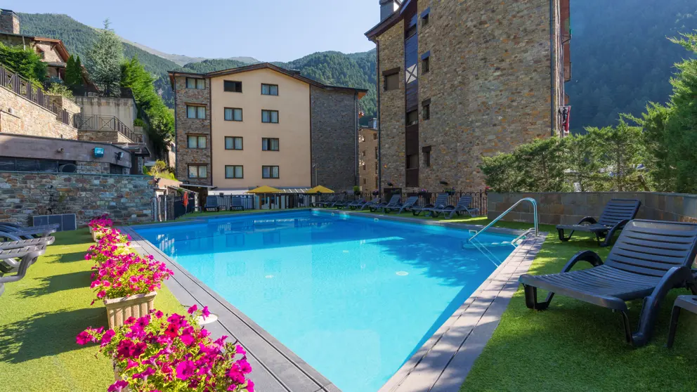 Hotel Princesca Parc Excellence Arinsal Outdoor Pooljpg [2]