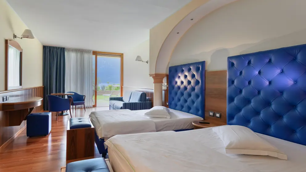 Alexander Limone Room [8]