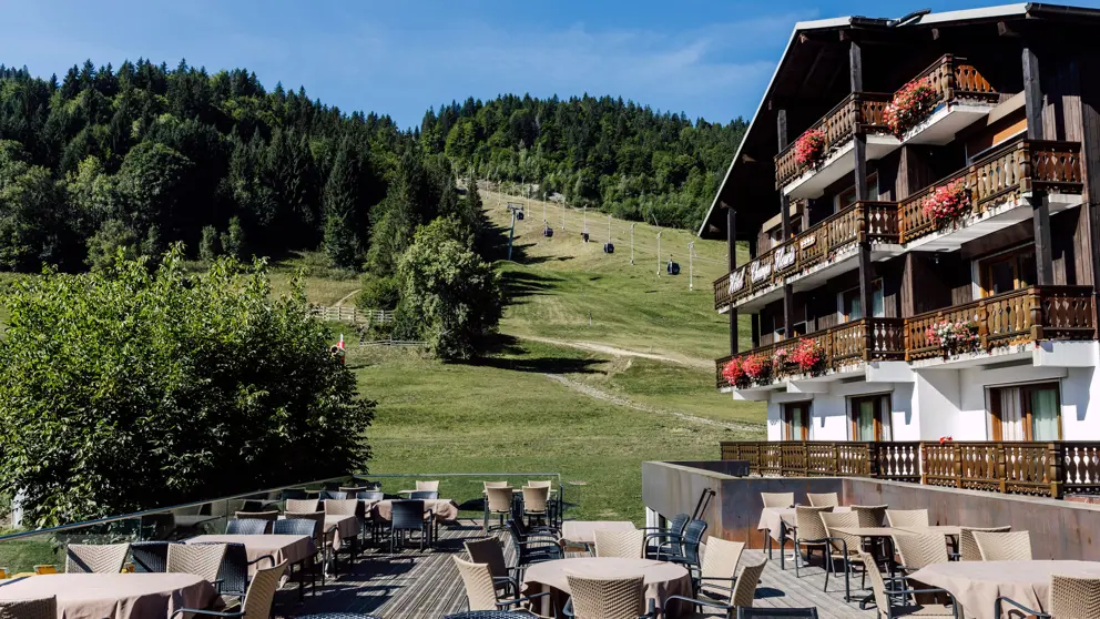 Hotel Les Champ Fleuris Mountain Side Location [5]
