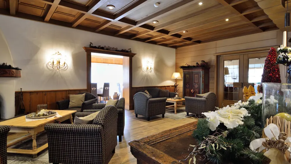 Inghams Italy Dolomites Selva Hotel Pralong Lobby [3]