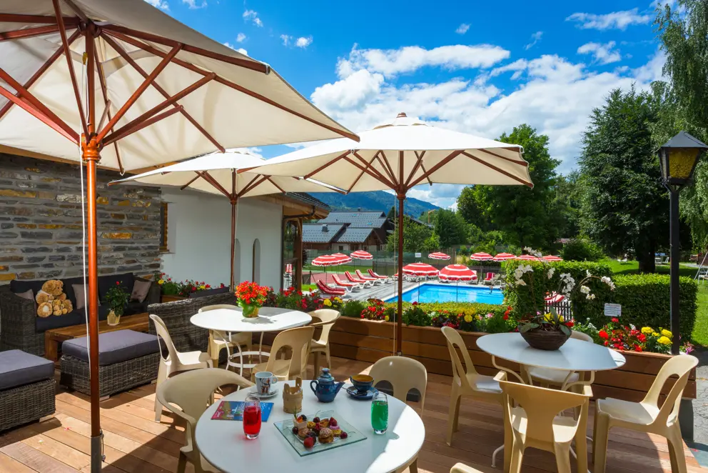 Residence Neige Et Roc Samoens Outdoor Terrace [3]