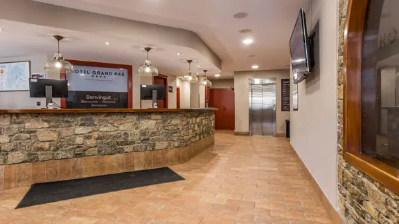 Grand Pas Hotel Pas De La Casa Reception