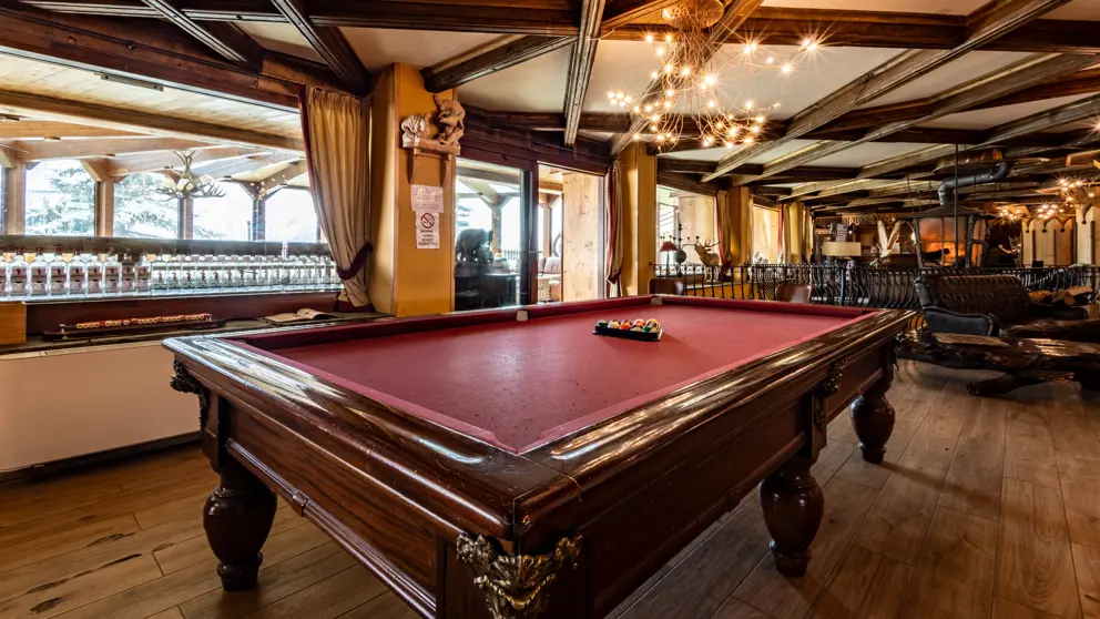 Grand Hotel Sestriere Pool Billiards Table [3]