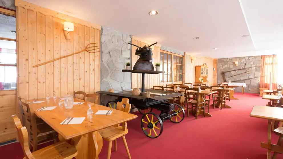 Hotel Le Panorama Les Deux Alpes Restaurant [6]