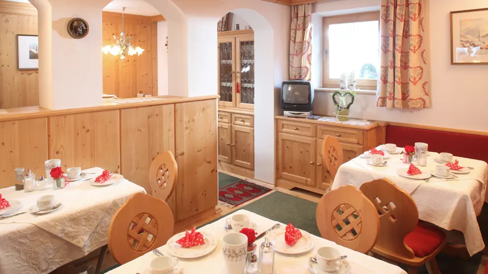 Haus Edelweiss Alpbach Dining Room [2]