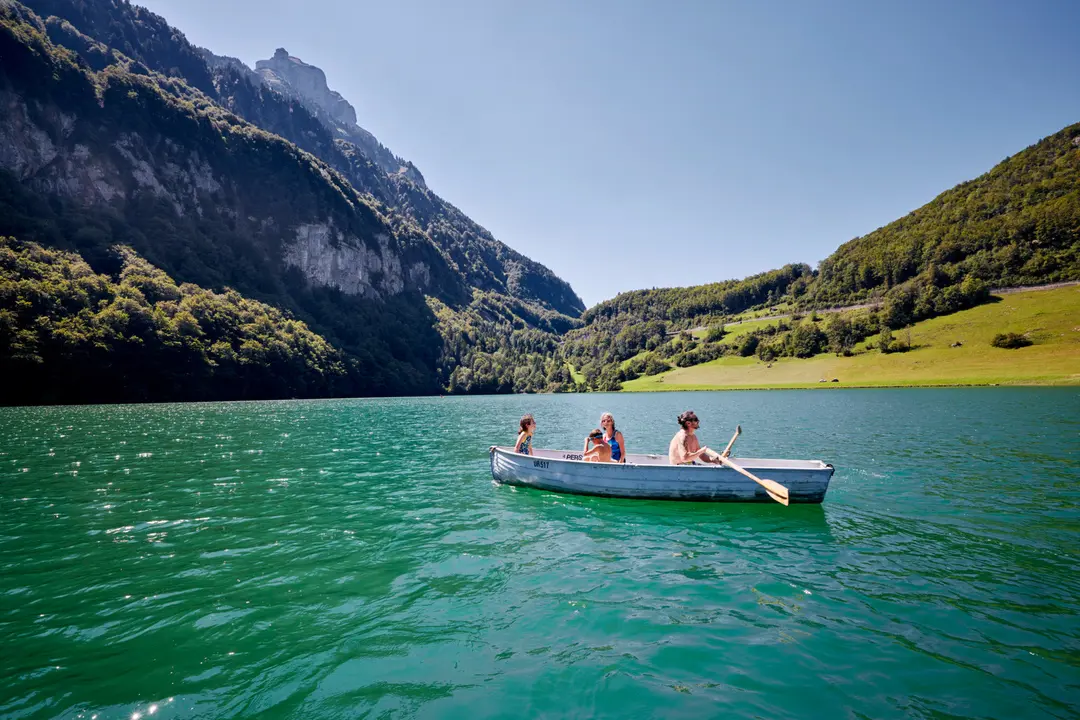 Paddle Boat on the Seelisberg Seeli ©Beat Brechbühl/Lucerne Tourism