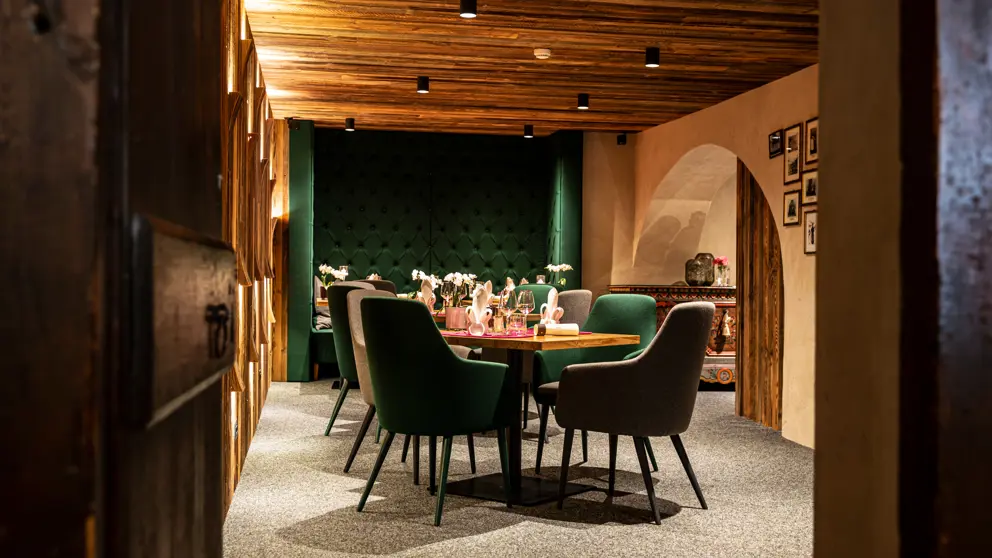 Inghams Italy Dolomites San Cassiano Hotel Fanes Restaurant 2 [2]
