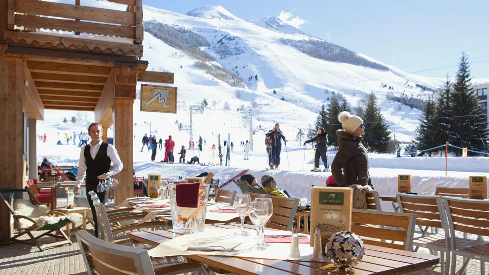 Hotel Les Melezes Les Deux Alpes Terrace [9]