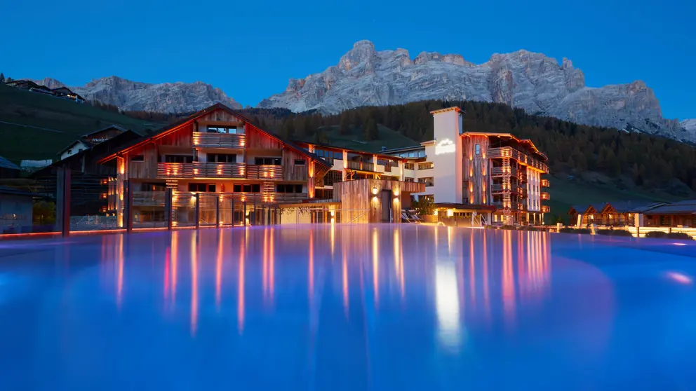 Inghams Italy Dolomites San Cassiano Hotel Fanes Infinity Pool [1]