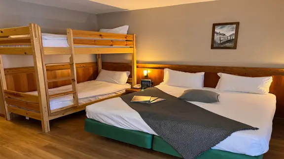 Premium quad room