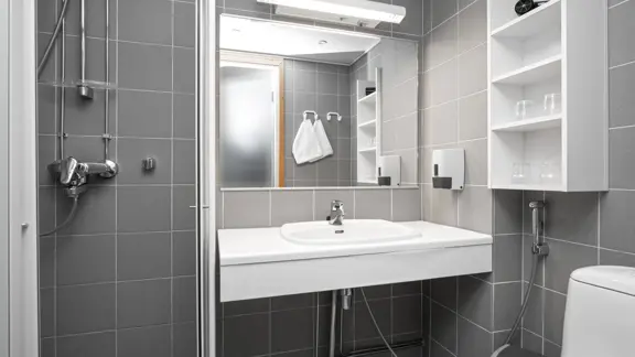 Standard bedroom, bathroom