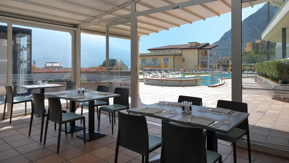 Hotel Royal Village Limone Lake Garda Restaurant and patio [4]