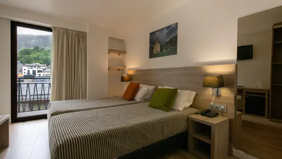 Standard twin bedroom