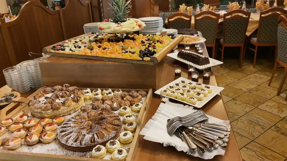 Inghams Italy Dolomites Canazei Hotel Dolomiti Buffet [6]