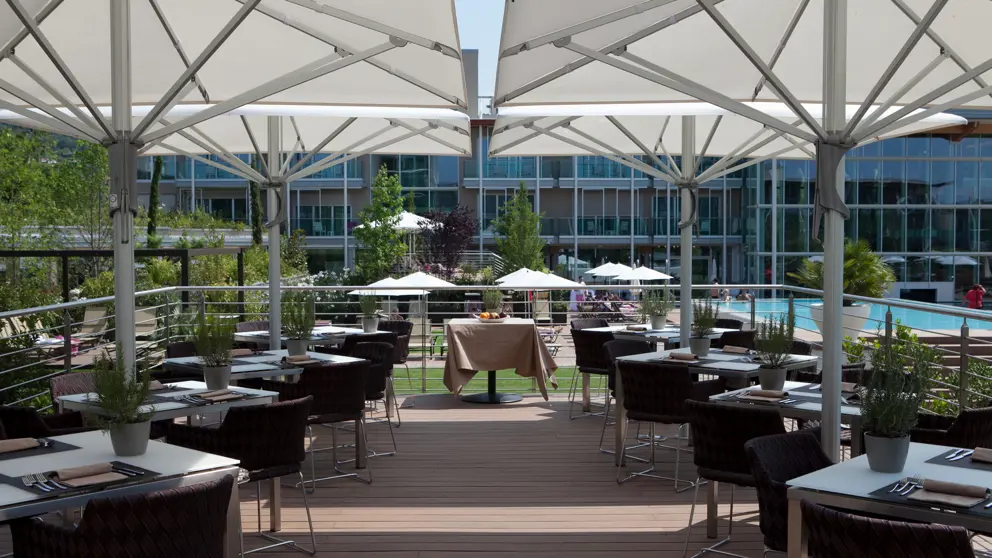 Aqualux Hotel Spa Suite Terme Bardolino Terrace And Pool Bar (2) [9]